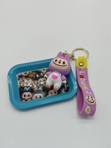 BANDEJA CON LLAVERO LABUBU